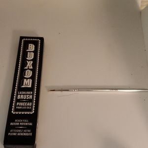 Buxom lazer liner brush